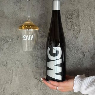 SUCHÝ ÚNOR? Už ať je od toho pokoj... 🍷🚫💧 Tvrdíš, že zvládneš Suchý únor? Ale co když je tu suché Veltlínské zelené a...